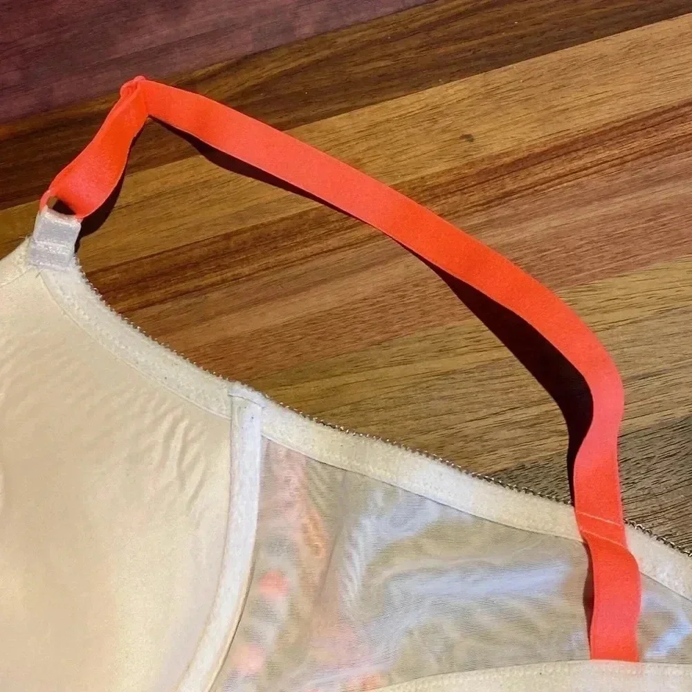 Victoria’s Secret Very Sexy Polka Dot Push-Up Bra, size 36DD - Picture 4 of 7